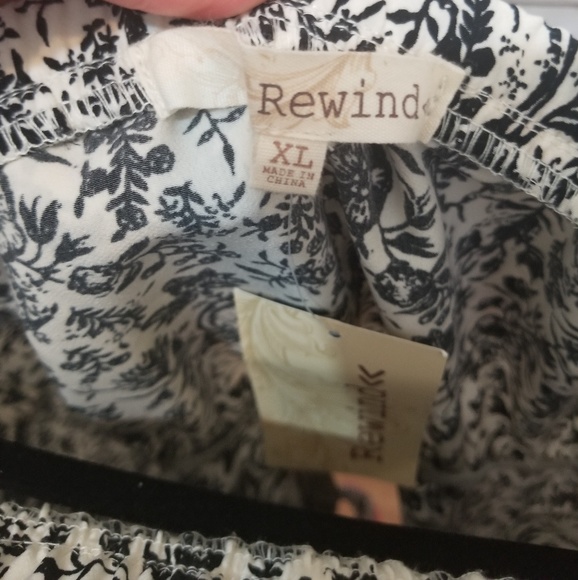 Rewind Off the Shoulder Ruffles Short Jumper NEW! - Picture 5 of 5